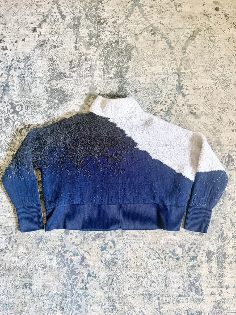 Lululemon Ombre Knit Textured Turtleneck Sweater M oversized off white Blue Grey